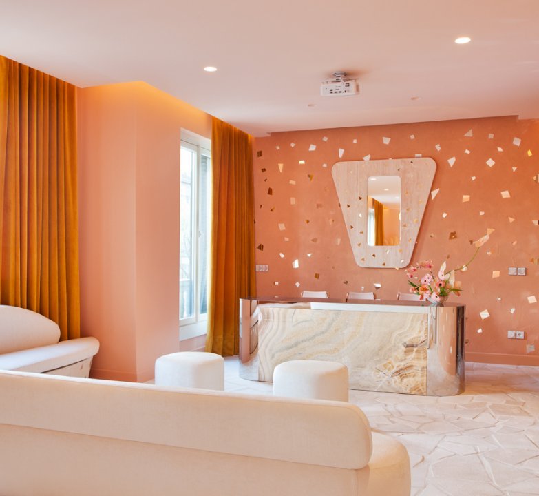 Cement design: zidovi i klupe. Copyright: Casa Decor, with: Technogym; Designer: Miriam Alía; Photographer: Nacho Uribesalazar